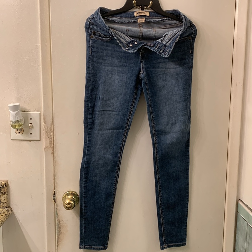 Blue Spice Pre-loved EUC Skinny Jeans 3 front-buttons- Size 5